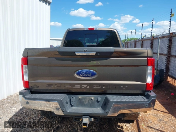 2017 Ford F-250 Lariat z VIN 1FT7W2BTXHEB51281, wystawiony jako IAAI lot #42094810 z przebiegiem 120 633 mil mil oraz . Historia ofert i sprzedaży dostępna na DreamBid. Obrazek 16.