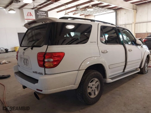 2001 Toyota Sequoia Limited with VIN 5TDBT48A91S010321, listed as a IAAI auction lot 41447396 with 1 mi miles. Bid and sale history available at carsss.com. Image 4.