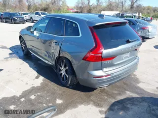 2020 Volvo XC60 Inscription with VIN YV4102RL5L1490699, listed as a IAAI auction lot 41962007 with 56,607 mi miles. Bid and sale history available at carsss.com. Image 3.
