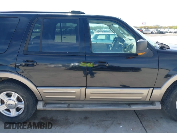 2004 Ford Expedition Eddie Bauer with VIN 1FMPU17L64LB37520, listed as a IAAI auction lot 41772378 with 305,126 mi miles. Bid and sale history available at carsss.com. Image 14.