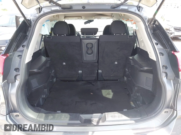 2017 Nissan Rogue SV z VIN 5N1AT2MV2HC820020, wystawiony jako IAAI lot #42071563 z przebiegiem 95 974 mil mil oraz . Historia ofert i sprzedaży dostępna na DreamBid. Obrazek 13.
