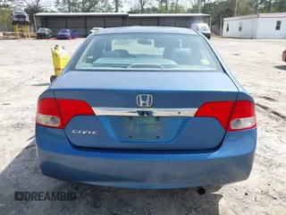 2009 Honda Civic LX z VIN 1HGFA16579L012949, wystawiony jako IAAI lot #41938215 z przebiegiem 180 795 mil mil oraz . Historia ofert i sprzedaży dostępna na DreamBid. Obrazek 16.