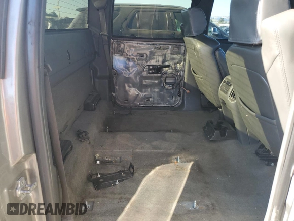 2007 GMC Sierra 1500HD SLE z VIN 1GTGC13U07F102660, wystawiony jako Copart lot #74766114 z przebiegiem Nie podano mil oraz Szkody całkowita. Historia ofert i sprzedaży dostępna na DreamBid. Obrazek 10.