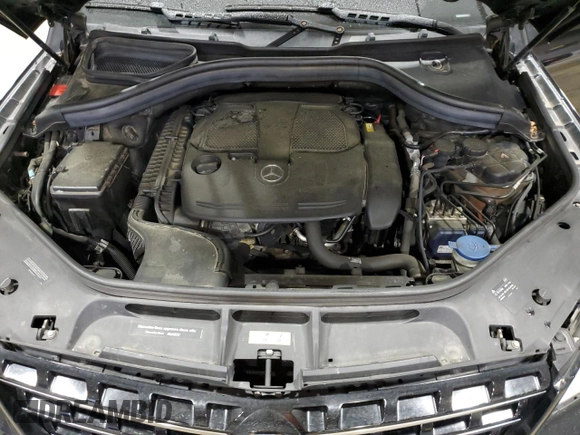 2015 Mercedes-Benz M 350 z VIN 4JGDA5HB0FA590281, wystawiony jako Copart lot #57251195 z przebiegiem 165 116 mil mil oraz Szkoda całkowita • Salvage title. Historia ofert i sprzedaży dostępna na DreamBid. Obrazek 12.