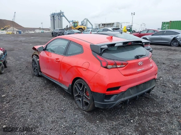 2020 Hyundai Veloster N with VIN KMHT36AH9LU004052, listed as a IAAI auction lot 41923950 with 44,683 mi miles. Bid and sale history available at carsss.com. Image 3.