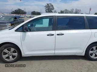 2011 Toyota Sienna with VIN 5TDZK3DCXBS011806, listed as a IAAI auction lot 41999946 with 219,907 mi miles. Bid and sale history available at carsss.com. Image 13.