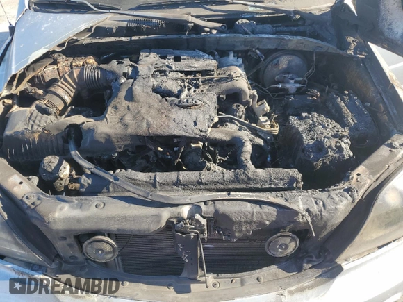 2005 Kia Sorento LX with VIN KNDJD733055363741, listed as a Copart auction lot 88302565 with 0 mi miles and Salvage Title. Bid and sale history available at carsss.com. Image 13.