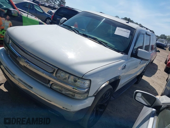 2003 Chevrolet Suburban LS with VIN 3GNEC16Z23G115327, listed as a IAAI auction lot 41912608 with 258,190 mi miles. Bid and sale history available at carsss.com. Image 2.