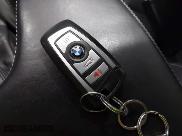 2017 BMW M3 z VIN WBS8M9C52H5G83686, wystawiony jako IAAI lot #42205796 z przebiegiem 51 956 mil mil oraz . Historia ofert i sprzedaży dostępna na DreamBid. Obrazek 11.