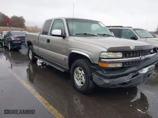 1999 Chevrolet Silverado 1500 LT with VIN 2GCEK19T1X1195916, listed as a IAAI auction lot 41740193 with 111,263 mi miles. Bid and sale history available at carsss.com. Image 1.