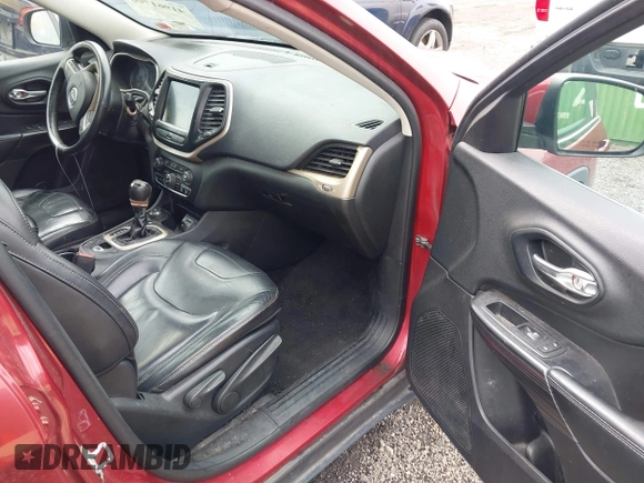 2015 Jeep Cherokee Limited with VIN 1C4PJMDS4FW544604, listed as a IAAI auction lot 41961706 with Not Provided miles and . Bid and sale history available at DreamBid. Image 5.