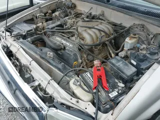 1997 Toyota 4Runner SR5 z VIN JT3GN86R0V0034665, wystawiony jako IAAI lot #42316142 z przebiegiem 242 342 mil mil oraz . Historia ofert i sprzedaży dostępna na DreamBid. Obrazek 17.