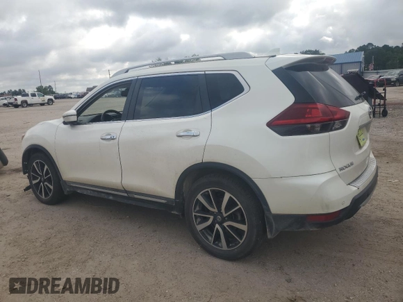 2020 Nissan Rogue S z VIN 5N1AT2MT8LC770909, wystawiony jako Copart lot #57028015 z przebiegiem 180 493 mil mil oraz Szkoda całkowita • Salvage title. Historia ofert i sprzedaży dostępna na DreamBid. Obrazek 2.