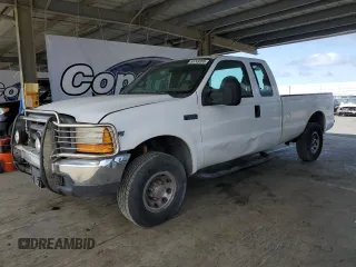 2000 Ford F-250 XL z VIN 3FTNX20L4YMA53395, wystawiony jako Copart lot #55749395 z przebiegiem 191 523 mil mil oraz Szkoda całkowita • Salvage title. Historia ofert i sprzedaży dostępna na DreamBid. Obrazek 1.