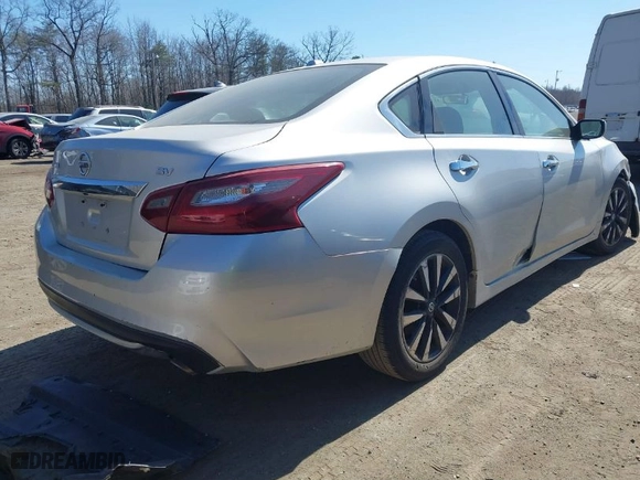 2018 Nissan Altima 2.5 SR with VIN 1N4AL3AP4JC206839, listed as a IAAI auction lot 41756660 with 126,919 mi miles. Bid and sale history available at carsss.com. Image 4.