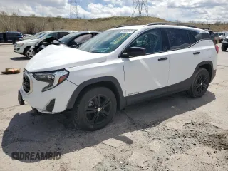 2020 GMC Terrain SLE z VIN 3GKALTEV0LL204536, wystawiony jako Copart lot #54000265 z przebiegiem 61 666 mil mil oraz Szkody całkowita. Historia ofert i sprzedaży dostępna na DreamBid. Obrazek 1.