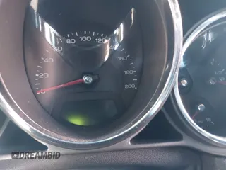 2013 Cadillac CTS-V z VIN 1G6DV1EP6D0138259, wystawiony jako IAAI lot #42175072 z przebiegiem Nie podano mil oraz . Historia ofert i sprzedaży dostępna na DreamBid. Obrazek 7.