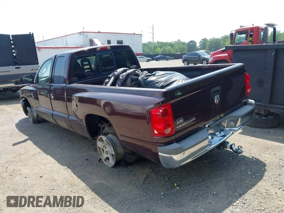 2005 Dodge Dakota SLT with VIN 1D7HE42N05S193871, listed as a IAAI auction lot 42587320 with 130,122 mi miles and . Bid and sale history available at DreamBid. Image 3.