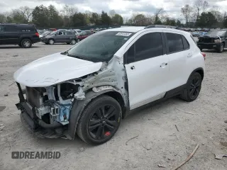 2020 Chevrolet Trax LT z VIN 3GNCJLSB6LL191786, wystawiony jako Copart lot #50944465 z przebiegiem 73 624 mil mil oraz Szkody całkowita. Historia ofert i sprzedaży dostępna na DreamBid. Obrazek 1.