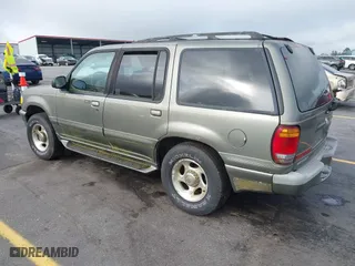 2000 Mercury Mountaineer with VIN 4M2ZU86P8YUJ07066, listed as a IAAI auction lot 42114617 with 233,146 mi miles. Bid and sale history available at carsss.com. Image 3.
