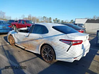 2018 Toyota Camry LE with VIN 4T1B11HK5JU565402, listed as a IAAI auction lot 41824110 with 105,659 mi miles. Bid and sale history available at carsss.com. Image 3.