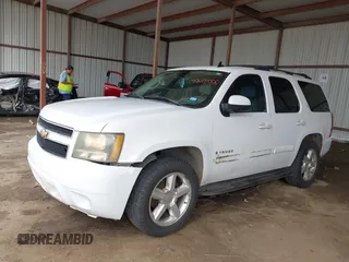 2007 Chevrolet Tahoe LT z VIN 1GNFC13097R131332, wystawiony jako IAAI lot #42113000 z przebiegiem 335 679 mil mil oraz . Historia ofert i sprzedaży dostępna na DreamBid. Obrazek 2.
