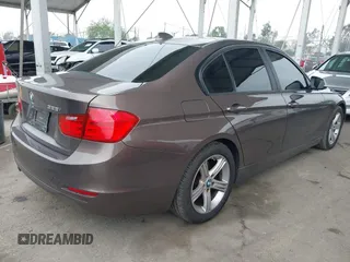 2012 BMW 3 Series 328i z VIN WBA3C1C55CA696853, wystawiony jako IAAI lot #41870826 z przebiegiem 215 613 mil mil oraz . Historia ofert i sprzedaży dostępna na DreamBid. Obrazek 4.