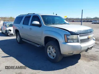 2012 Chevrolet Suburban LT with VIN 1GNSKJE72CR181012, listed as a IAAI auction lot 41621884 with 197,467 mi miles. Bid and sale history available at carsss.com. Image 1.