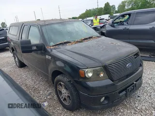 2007 Ford F-150 XL z VIN 1FTPX12V37KC96333, wystawiony jako IAAI lot #42320261 z przebiegiem 137 580 mil mil oraz . Historia ofert i sprzedaży dostępna na DreamBid. Obrazek 1.