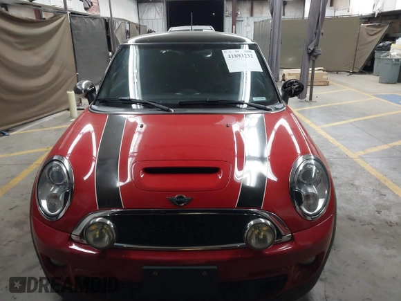 2013 MINI Hardtop S with VIN WMWSV3C50DT392160, listed as a IAAI auction lot 41893232 with 70,922 mi miles and . Bid and sale history available at DreamBid. Image 11.