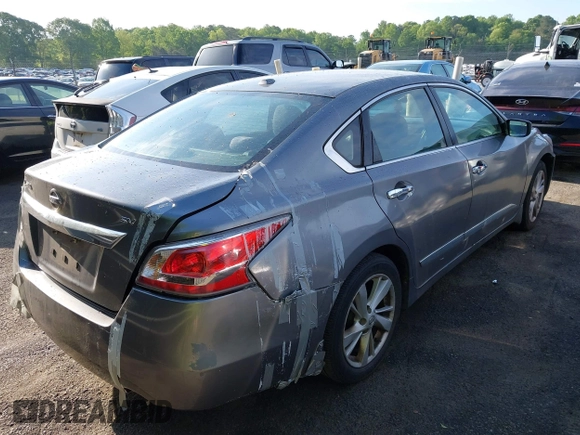 2015 Nissan Altima SV z VIN 1N4AL3AP8FC112860, wystawiony jako IAAI lot #42083386 z przebiegiem 123 672 mil mil oraz . Historia ofert i sprzedaży dostępna na DreamBid. Obrazek 4.