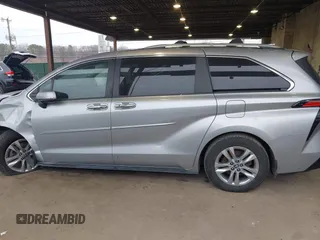 2022 Toyota Sienna Limited with VIN 5TDZSKFC4NS045056, listed as a IAAI auction lot 41256209 with 85,633 mi miles. Bid and sale history available at carsss.com. Image 14.