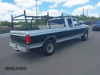 1993 Ford F-250 с VIN 1FTHX25G4PKA01246, выставлен на аукционе IAAI как лот 42497407 с пробегом 296 039 миль миль и . История ставок и продаж доступна на DreamBid. Изображение 4.