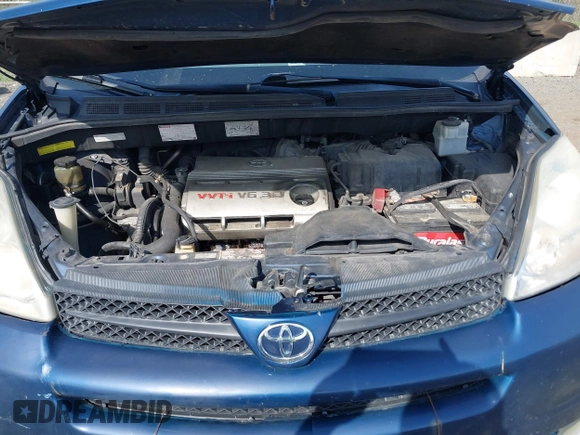2005 Toyota Sienna XLE with VIN 5TDBA22CX5S048098, listed as a IAAI auction lot 42160255 with 199,185 mi miles. Bid and sale history available at carsss.com. Image 10.