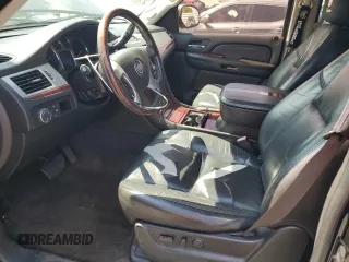 2007 Cadillac Escalade ESV z VIN 1GYFK66827R259190, wystawiony jako Copart lot #58080605 z przebiegiem 122 481 mil mil oraz Szkody całkowita. Historia ofert i sprzedaży dostępna na DreamBid. Obrazek 7.