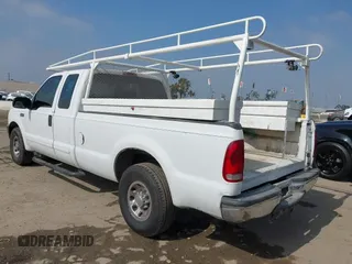2003 Ford F-250 XL z VIN 3FTNX20LX3MB20798, wystawiony jako IAAI lot #42304074 z przebiegiem 274 238 mil mil oraz . Historia ofert i sprzedaży dostępna na DreamBid. Obrazek 3.