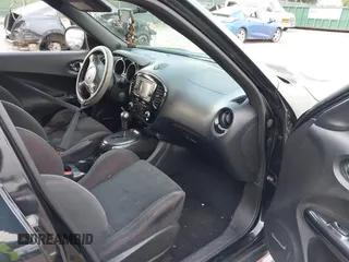 2014 Nissan Juke S with VIN JN8AF5MV3ET363957, listed as a IAAI auction lot 40133471 with 110,565 mi miles. Bid and sale history available at carsss.com. Image 5.