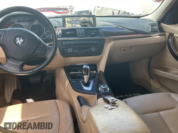 2013 BMW 3 Series 328i с VIN WBA3C1G52DNR44674, выставлен на аукционе Copart как лот 65596255 с пробегом Не указан миль и Чистый • Clean title. История ставок и продаж доступна на DreamBid. Изображение 9.