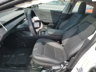 2025 Tesla Model 3 Long Range z VIN 5YJ3E1EBXSF942561, wystawiony jako Copart lot #52961935 z przebiegiem 5 911 mil mil oraz Szkoda całkowita • Salvage title. Historia ofert i sprzedaży dostępna na DreamBid. Obrazek 7.