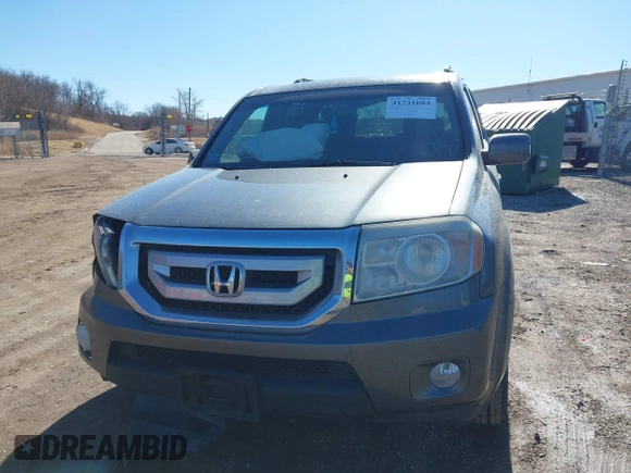 2010 Honda Pilot Touring with VIN 5FNYF4H93AB008589, listed as a IAAI auction lot 41731084 with 138,554 mi miles and . Bid and sale history available at carsss.com. Image 12.