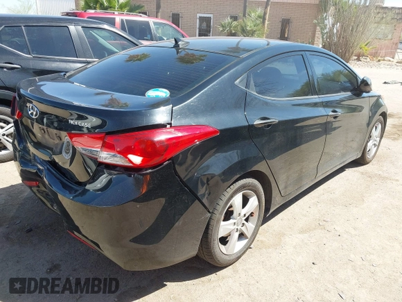 2013 Hyundai Elantra GLS z VIN 5NPDH4AE4DH440405, wystawiony jako IAAI lot #41901236 z przebiegiem 122 375 mil mil oraz . Historia ofert i sprzedaży dostępna na DreamBid. Obrazek 4.
