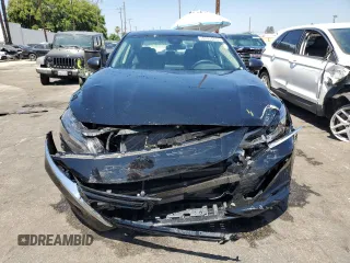 2025 Nissan Altima SV z VIN 1N4BL4DV8SN385784, wystawiony jako Copart lot #59095405 z przebiegiem 1 635 mil mil oraz Czysty tytuł • Clean title. Historia ofert i sprzedaży dostępna na DreamBid. Obrazek 5.
