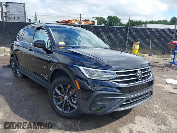 2023 Volkswagen Tiguan SE with VIN 3VV3B7AX4PM136264, listed as a IAAI auction lot 39724241 with 8,774 mi miles and . Bid and sale history available at DreamBid. Image 1.