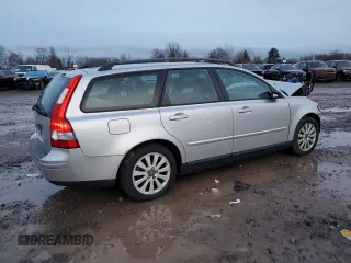 2005 Volvo V50 with VIN YV1MW390052099722, listed as a Copart auction lot 84544754 with 87,435 mi miles and Salvage Title. Bid and sale history available at carsss.com. Image 3.