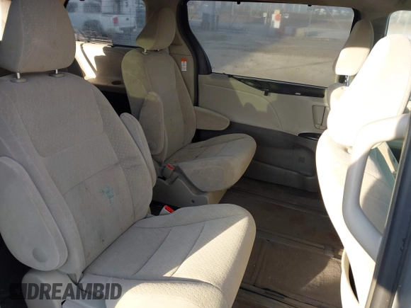 2017 Toyota Sienna LE with VIN 5TDJZ3DC6HS184126, listed as a IAAI auction lot 41166135 with 101,305 mi miles. Bid and sale history available at carsss.com. Image 8.