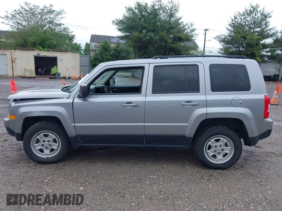 2017 Jeep Patriot Sport SE z VIN 1C4NJRBB8HD122051, wystawiony jako IAAI lot #42274843 z przebiegiem 63 122 mil mil oraz . Historia ofert i sprzedaży dostępna na DreamBid. Obrazek 14.