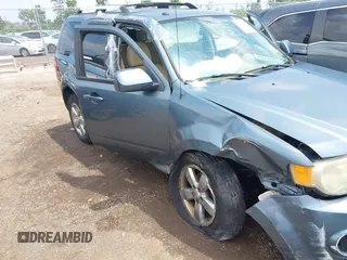 2010 Ford Escape Limited с VIN 1FMCU9EG4AKC82995, выставлен на аукционе IAAI как лот 42625491 с пробегом 279 192 миль миль и . История ставок и продаж доступна на DreamBid. Изображение 18.