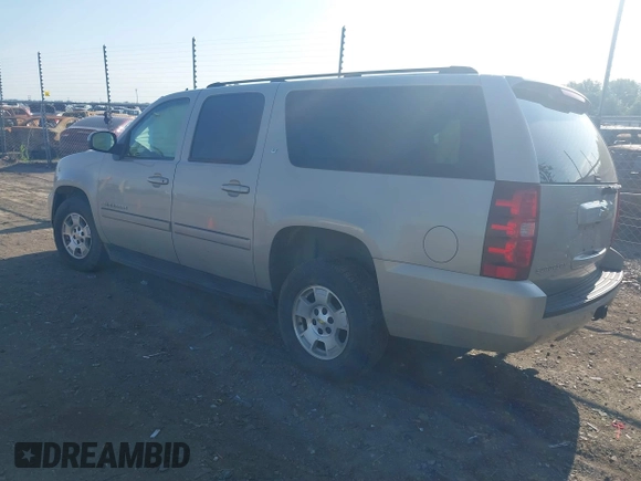 2007 Chevrolet Suburban LS with VIN 1GNFC16007J203853, listed as a IAAI auction lot 39454050 with 246,521 mi miles and . Bid and sale history available at DreamBid. Image 3.