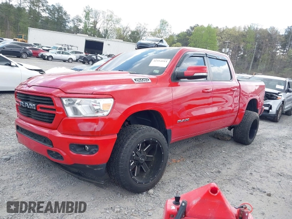 2020 Ram 1500 Big Horn z VIN 1C6SRFFT3LN301735, wystawiony jako IAAI lot #41954914 z przebiegiem 95 279 mil mil oraz . Historia ofert i sprzedaży dostępna na DreamBid. Obrazek 2.