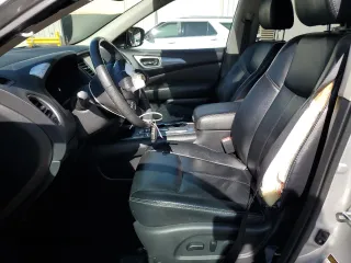 2017 Nissan Pathfinder SV z VIN 5N1DR2MN9HC909191, wystawiony jako Copart lot #56389135 z przebiegiem 95 101 mil mil oraz Szkoda całkowita • Salvage title. Historia ofert i sprzedaży dostępna na DreamBid. Obrazek 7.